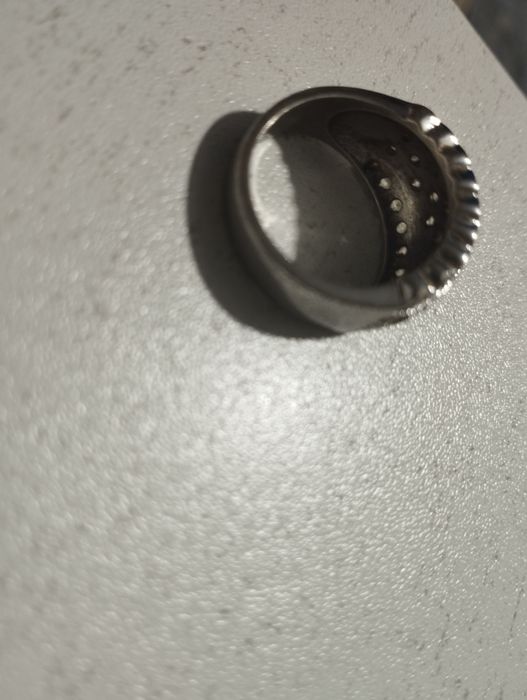Продам кольцо серебряное 925