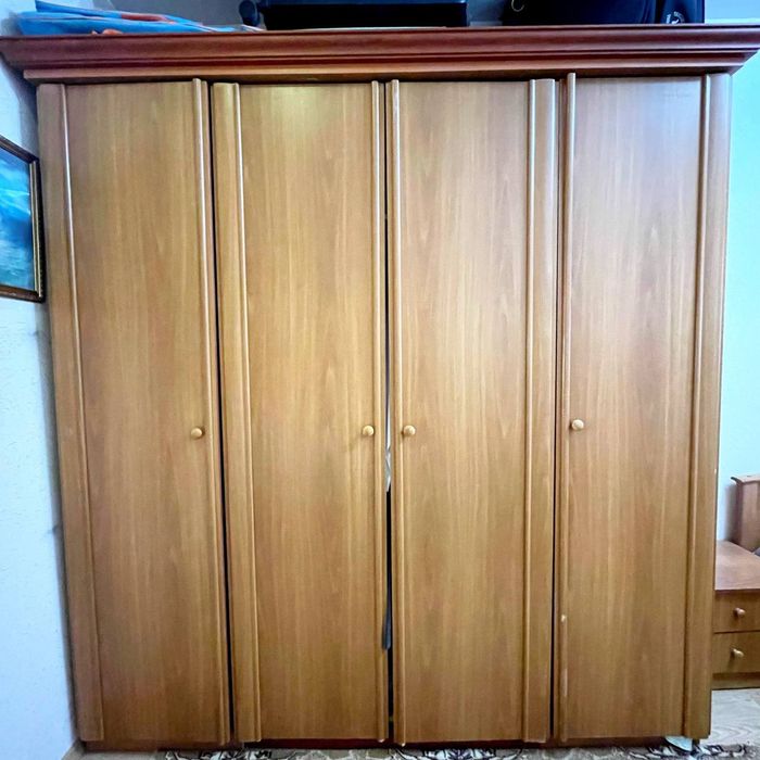 Срочно продам спальный гарнитур в отличном состоянии
