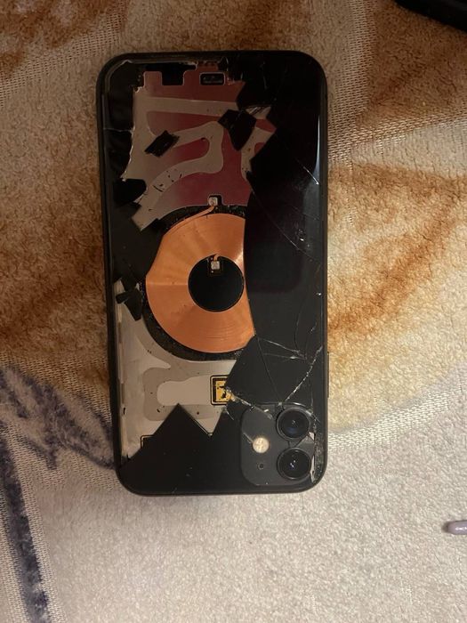 iPhone 11 черный