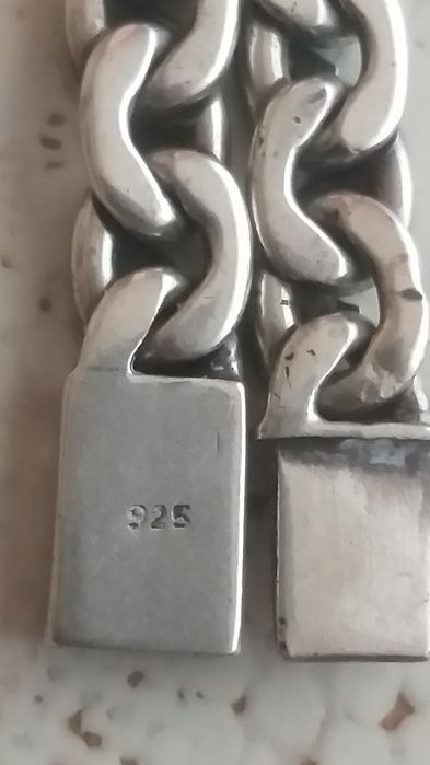 Vand brățara masivă din argint
