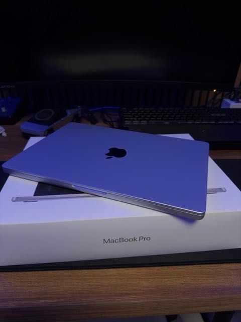 MacBook PRO M4 24gb Ram 12c/16c GPU /512GB SSD
