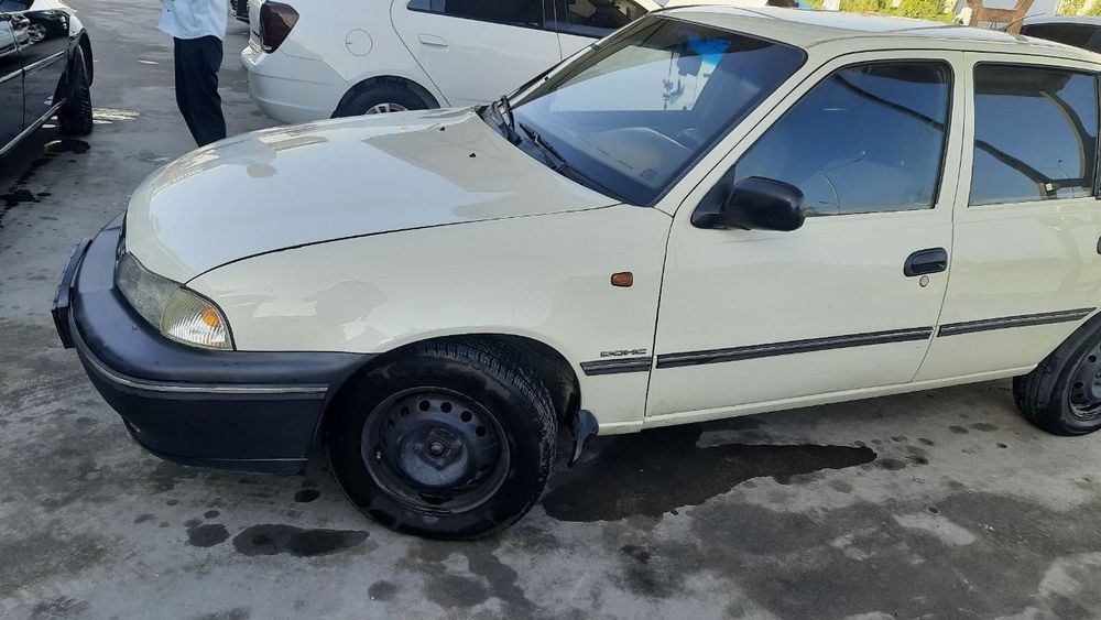 Avtomashina sotiladi