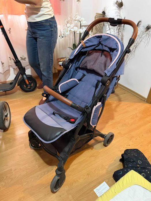 Carucior sport ultra-compact tip troler, pliabil, detalii piele maro