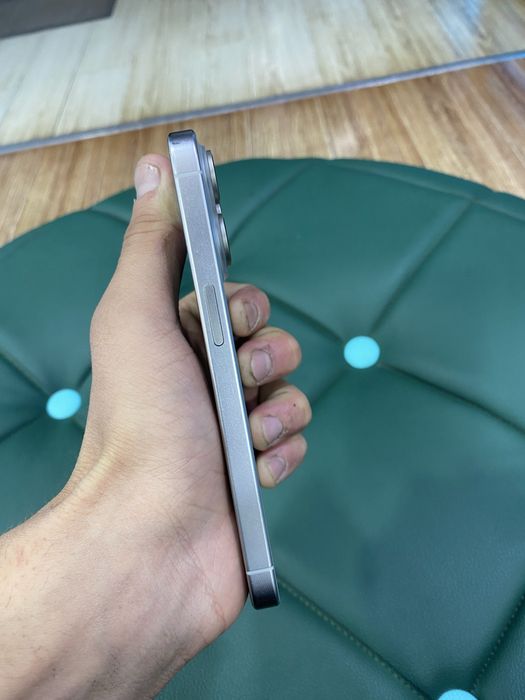 Iphone 15 pro natural rangda 128Gb  80 % yomkst Holati yaxwi