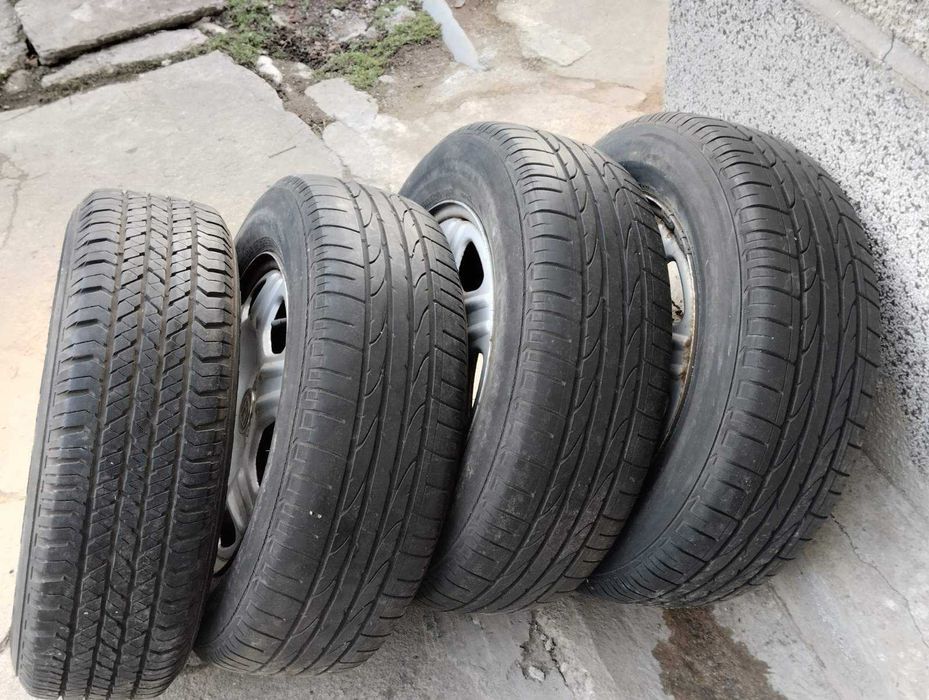 Джанти с гуми  за хонда црв 215 65 16