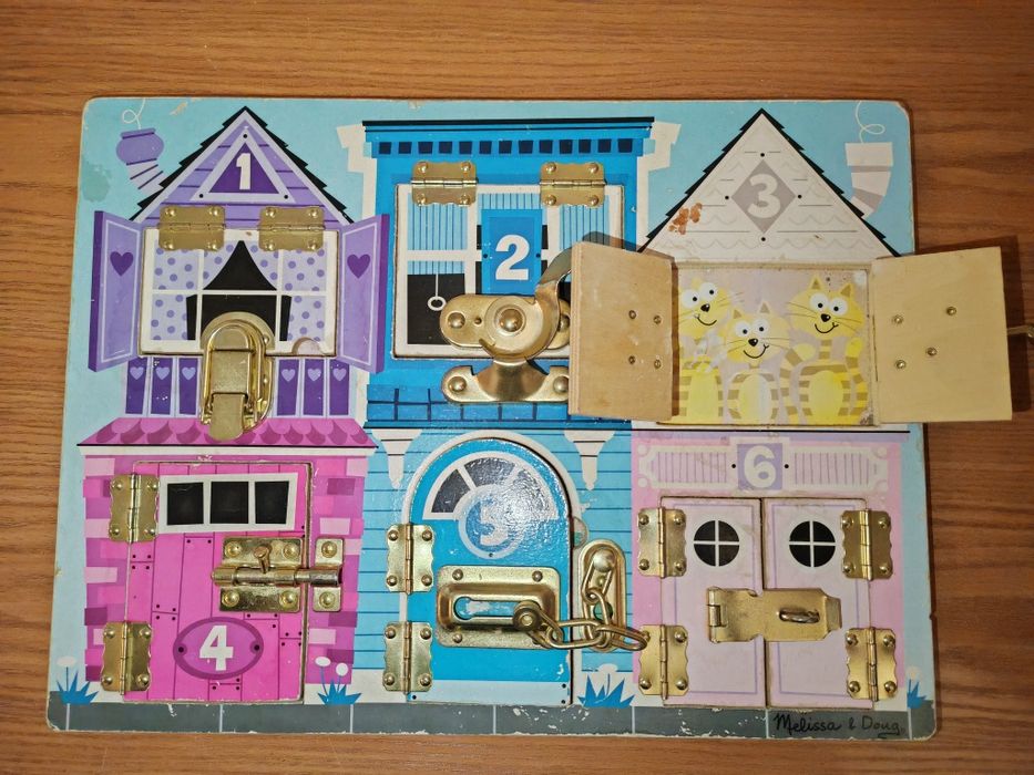 Развивающая игрушка для малышей