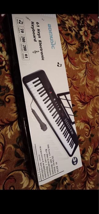 продаю синтезатор