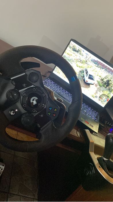 Vand logitech g923 pentru xbox,pc