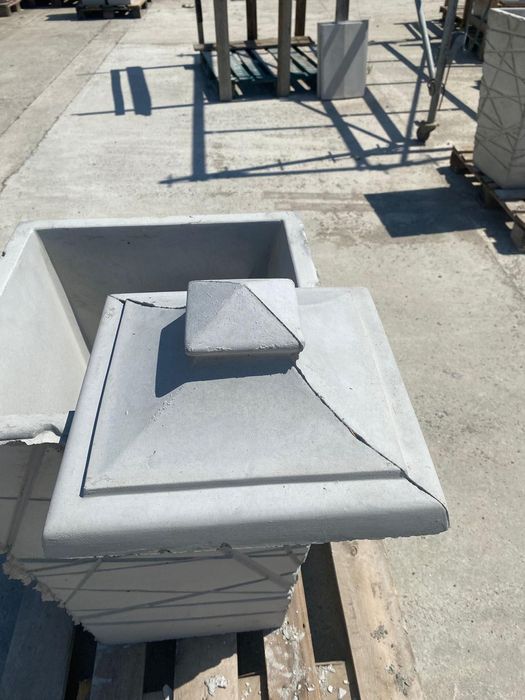 Capace, pălării, capace cu bila, intervale și coame pentru gard