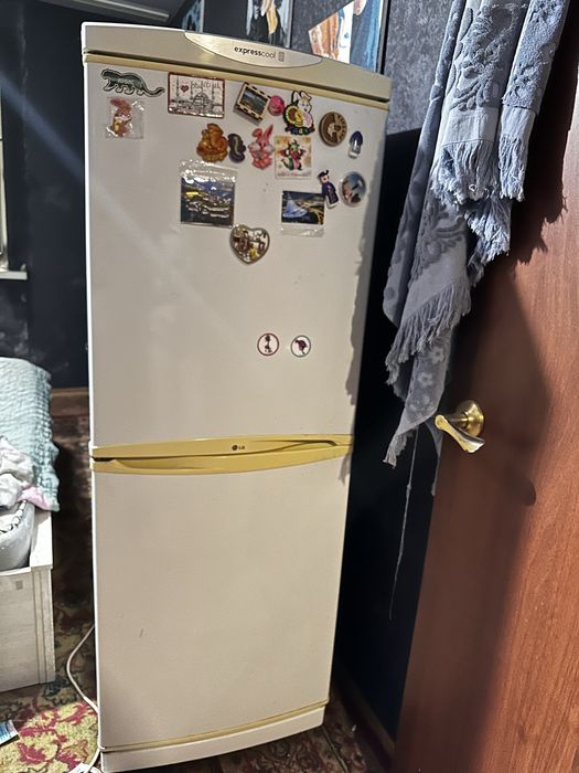 Продам холодильник