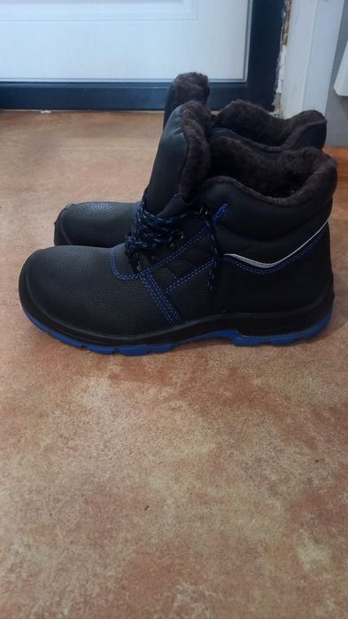 Зимний спец.ботинка новый