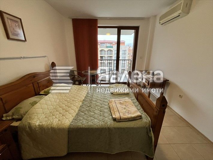 Дава се под наем Двустаен апартамент в к.к. Слънчев бряг - 60 кв.м за 200 € - Снимка #1