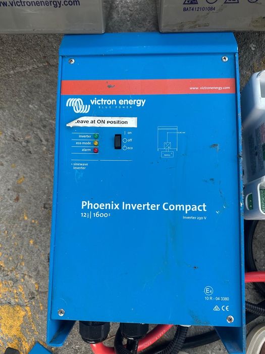 Victron Energy phoenix 230v / 12v 1600va