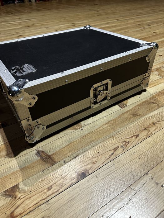 Продавам Кейс за Миксер (мишпулт)