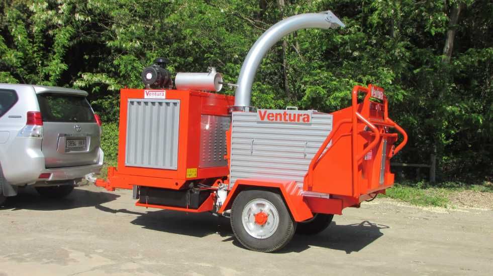 Tocator PROFESIONAL de crengi, deplasabila cu motor diesel 126cp