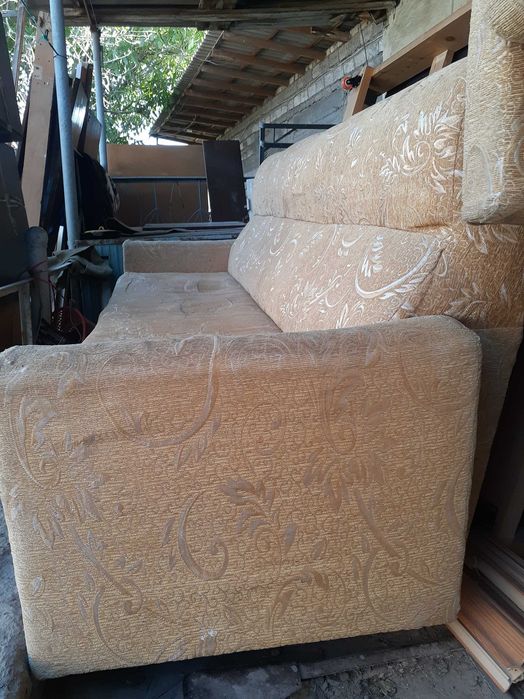 Продам диван с креслами