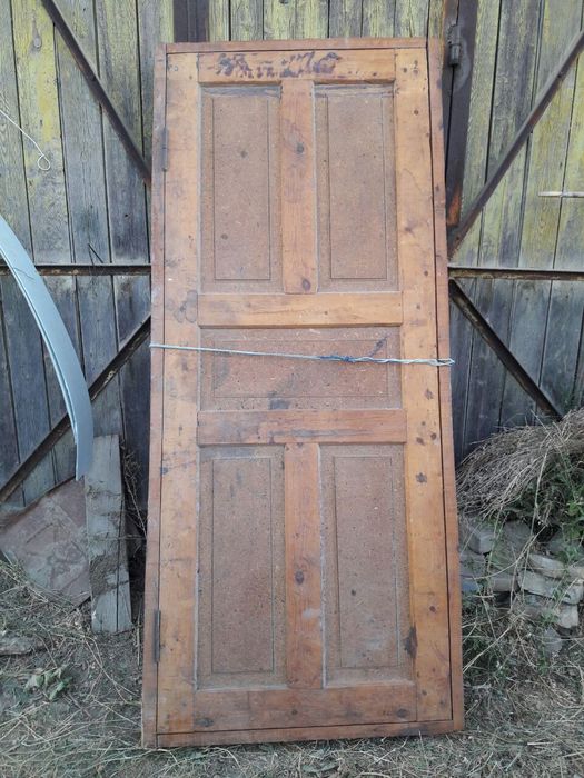 Дверь деревянная. Новая. Размер 91 × 210