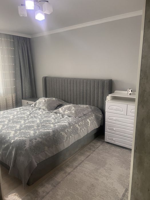 Продам спальный гарнитур