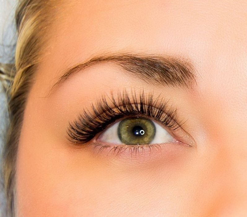 Наращивание ресниц.