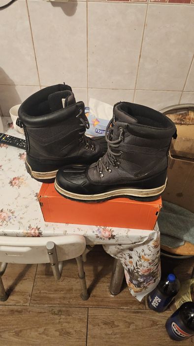 Bocanci de iarna îmblanite