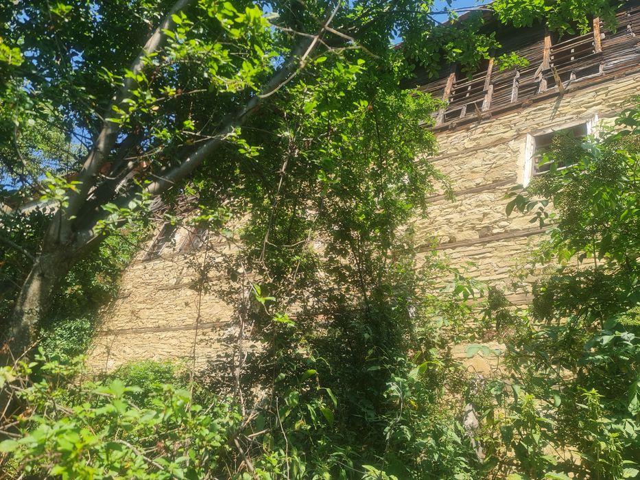 Продавам стара родопска къща в с.Момчиловци