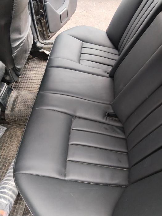 Автосалон на 124 Мерседес