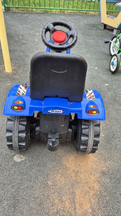 Трактор педальный