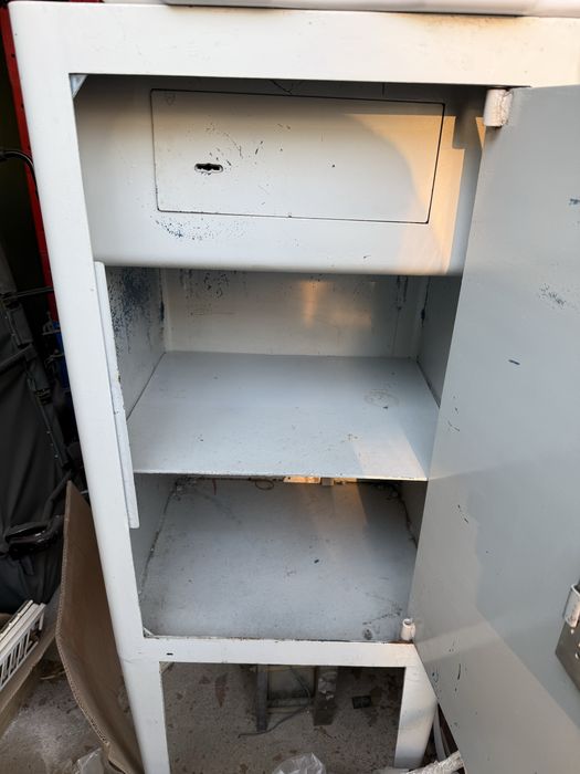 Продается сейф. Б/у.