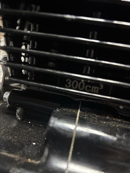 Продавам 300 кубиков двигател за кросов мотор