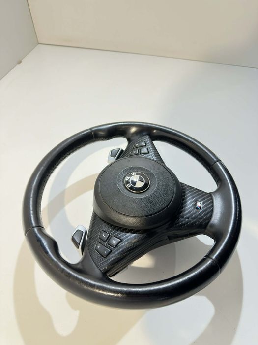 Продаваме М волан с пера за БМВ Е60 Е61 с lane assist/BMW E60 E61