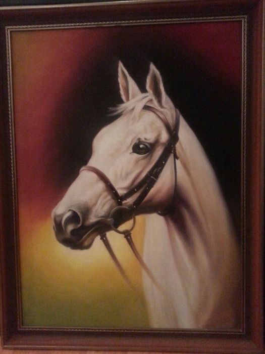 Профессиональный художник рисует портреты