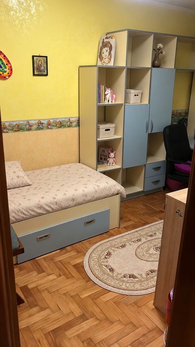 Proprietar, ofer spre închiriere apartament cu 3 camere