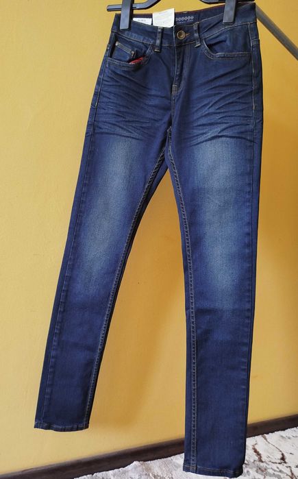 модерни, slim fit, дамски дънки- нови- US 24
