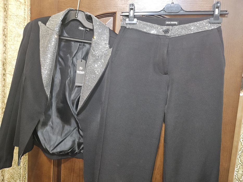 Дамски костюм/комплект