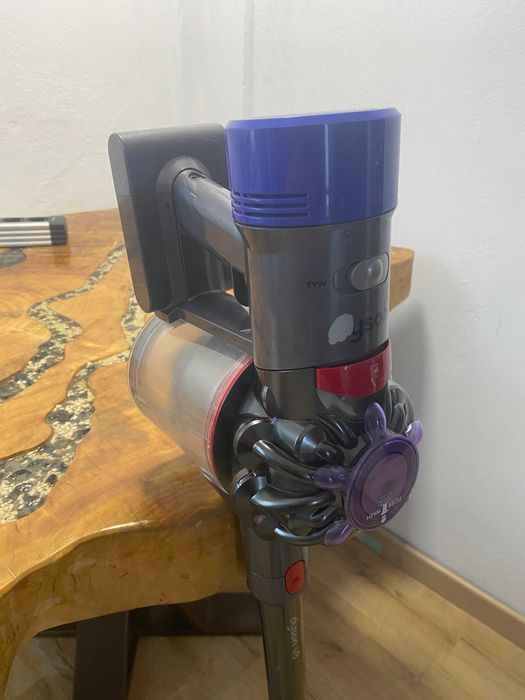 aspirator dyson v8