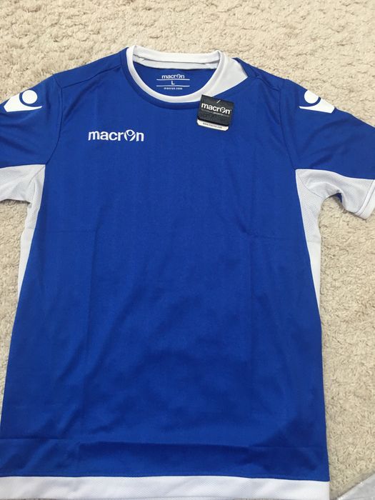 Makron brendidan Futbolka