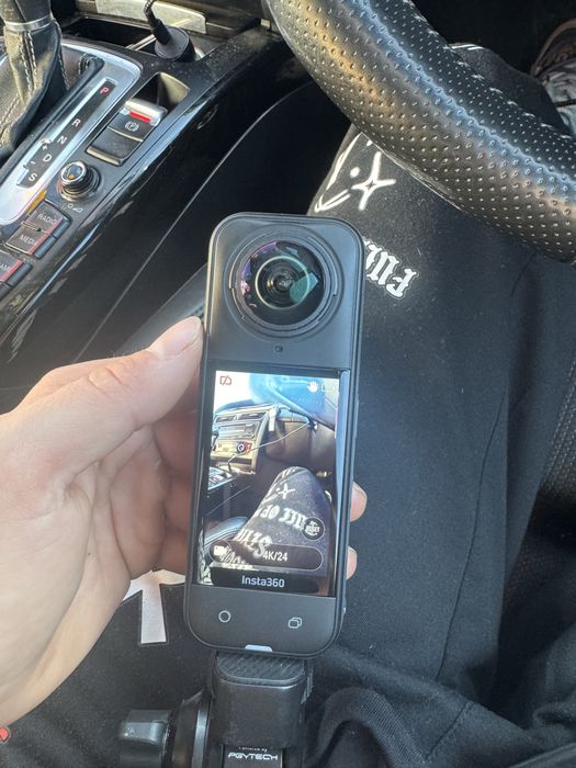 Insta 360 x5