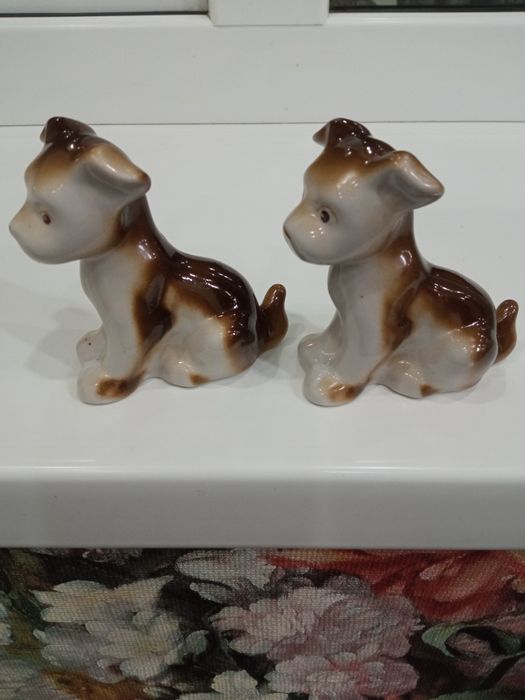 Продаются Два щенка - Полонский Фарфоровый завод.