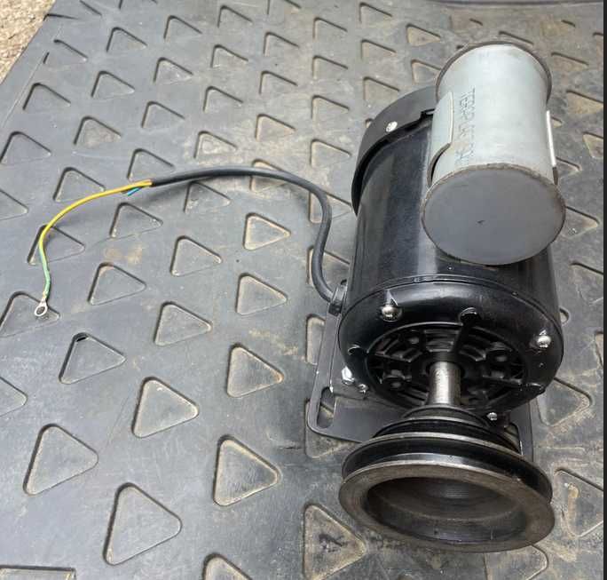 Motor electric 1600W + condensator