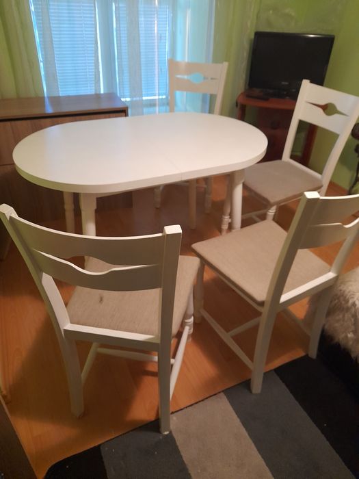 Разтегателена Трапезна маса със столове