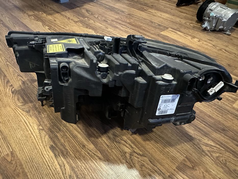 Правая фара BMW X7 б у