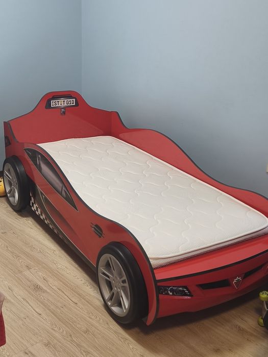 Детско легло  спортен автомобил
