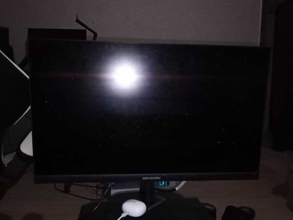 Монитор 21.5" Hikvision DS-D5022FN черный