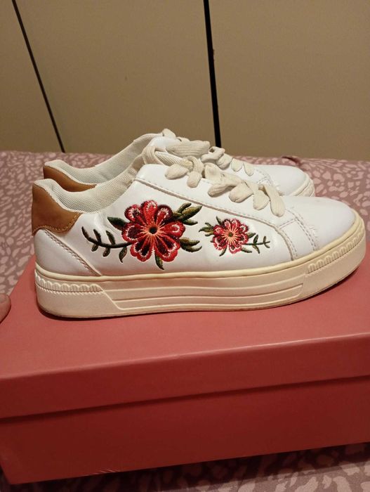 Adidași de dama nr.36