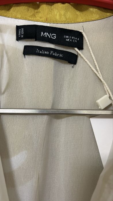 Женская одежда: платья и брюки