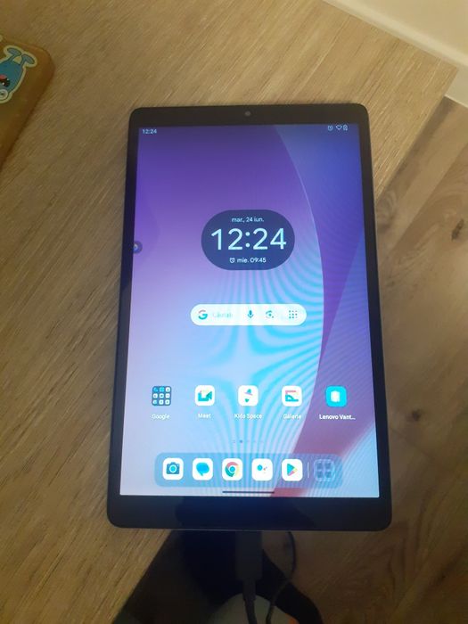 Tableta Lenovo cu cartela noua deci se poate folosi și ca telefon