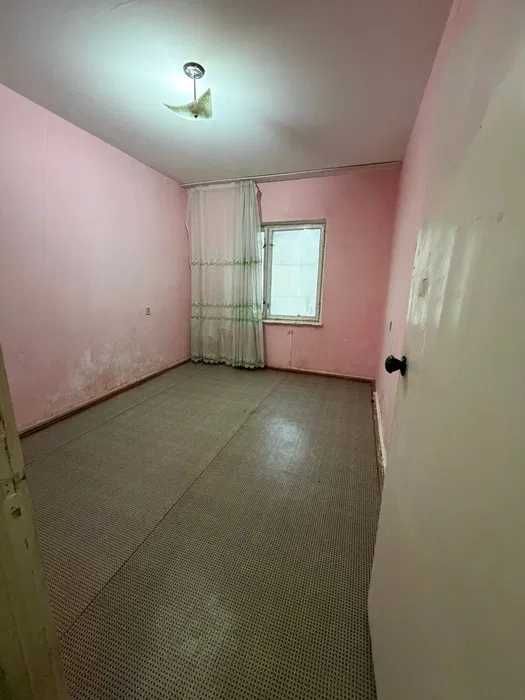 Арзон нархда 2 хонали квартира сотилади 6 микрн