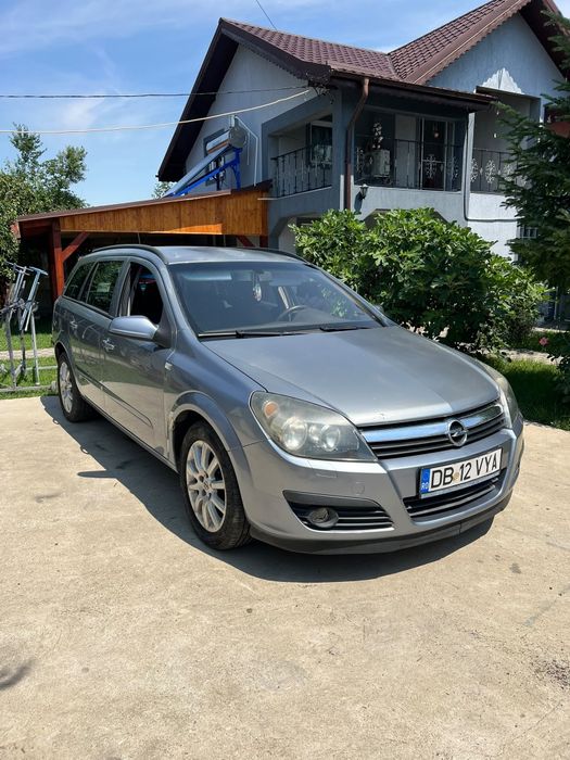 Opel astra H   .
