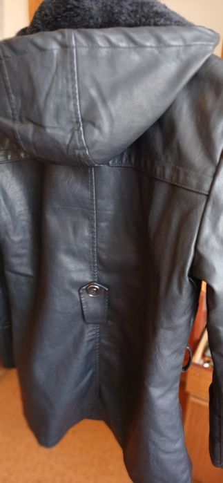 Продам новую куртку