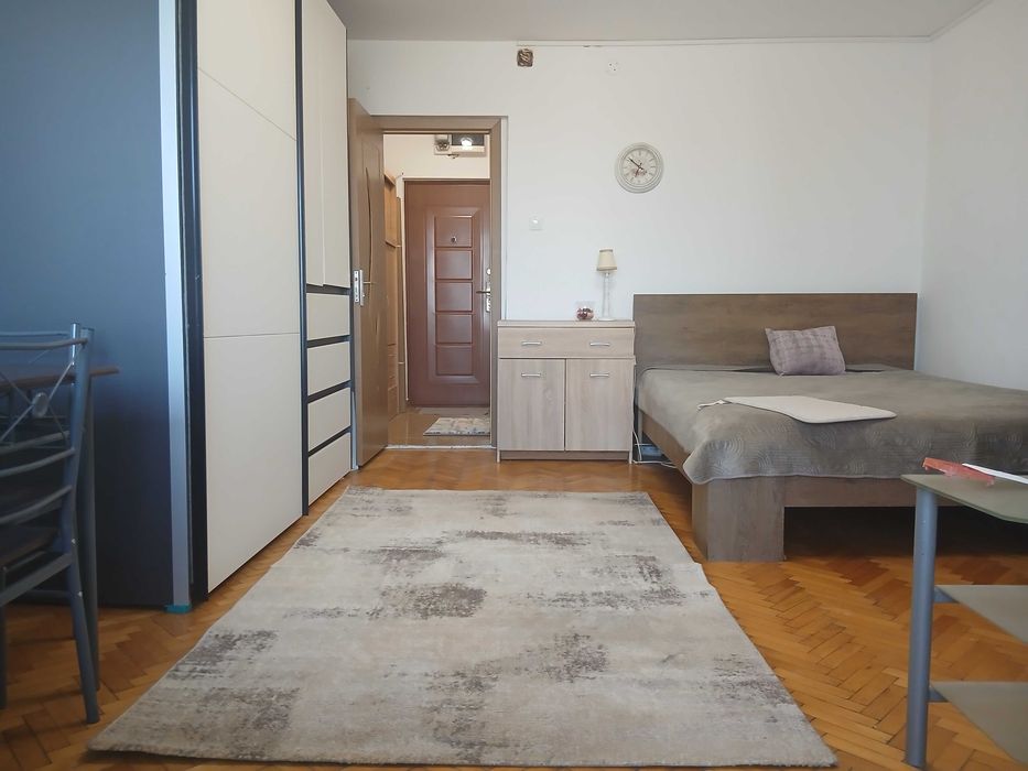 Proprietar inchiriez apartament cu 1 camera